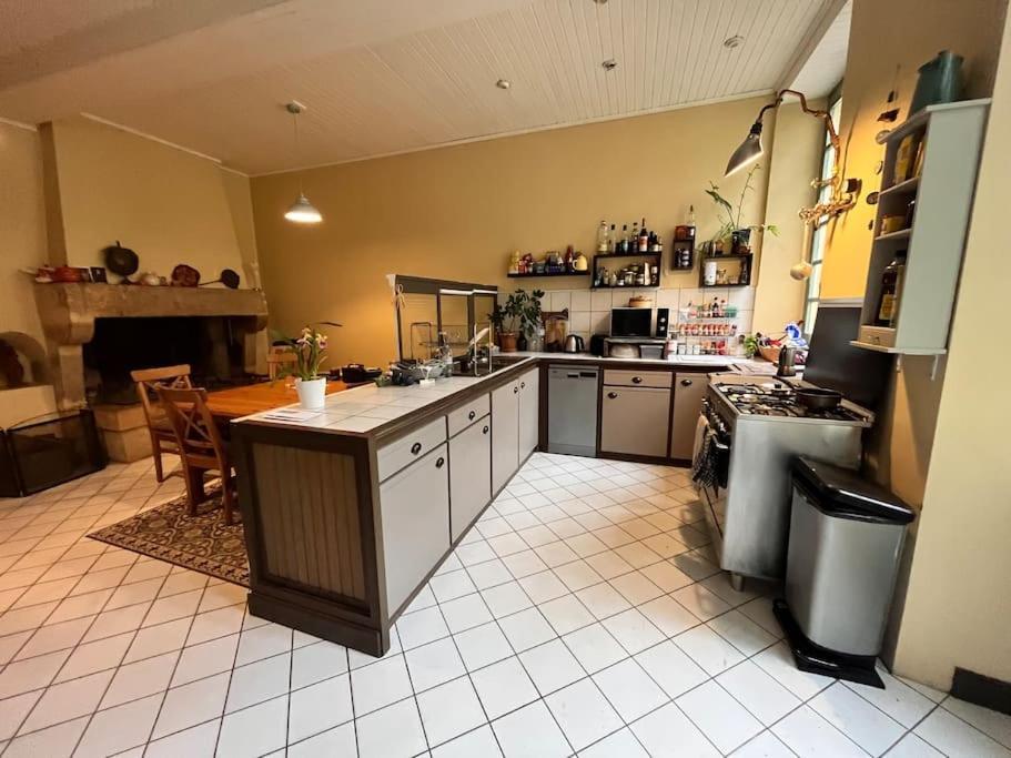 Grande Chambre Chez L'Artiste-Peintre La Réole Eksteriør bilde