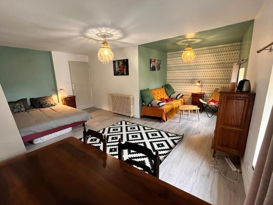 Grande Chambre Chez L'Artiste-Peintre La Réole Eksteriør bilde